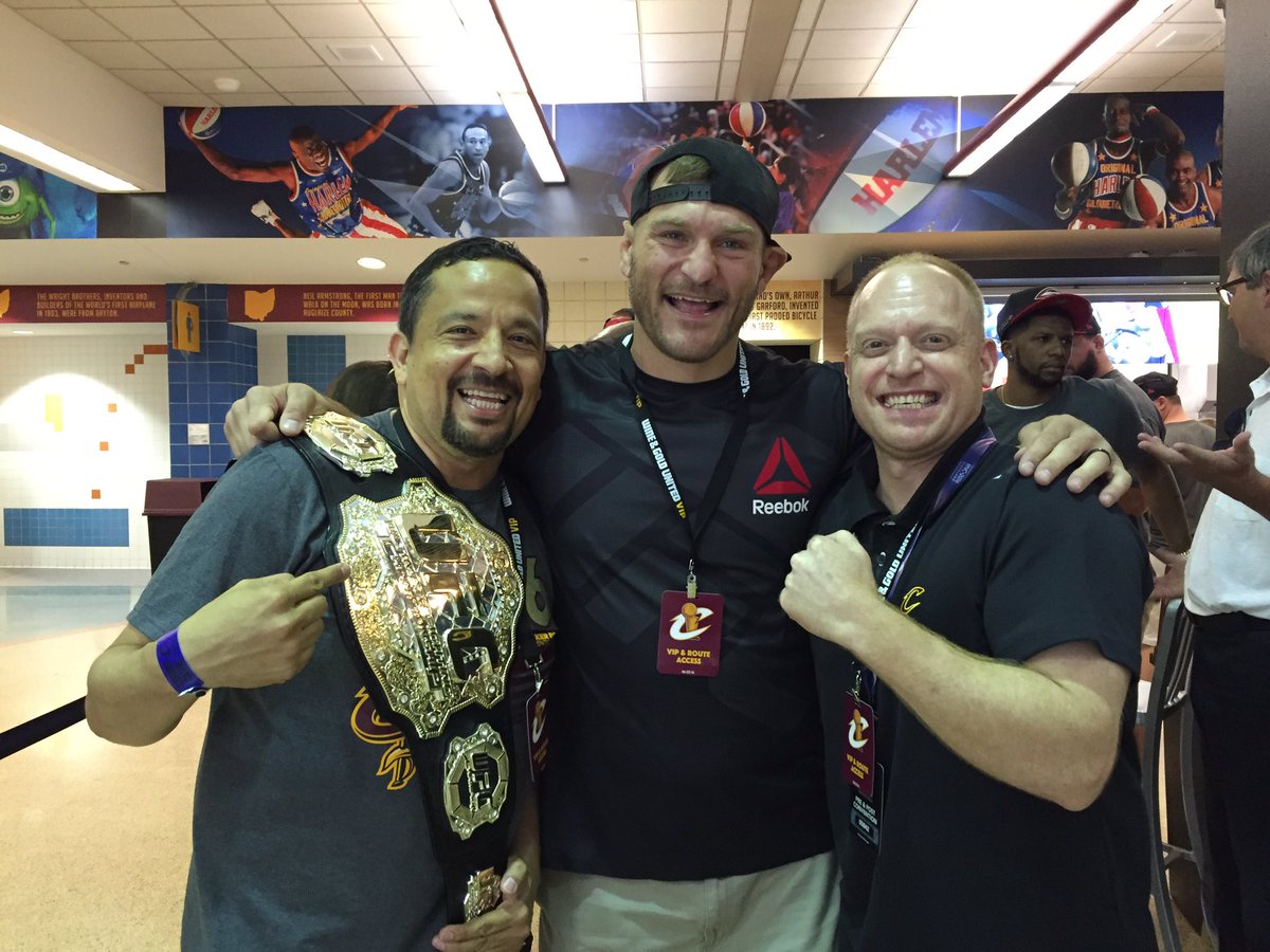 ElalcaldeRafa's tweet photo. Congratulations Champ @stipemiocicufc. The #StipeEffect is alive & punching. @CavsJMike & I want an update of this pic. #AndStill #CavsRadio https://t.co/v1WAJI9sm0