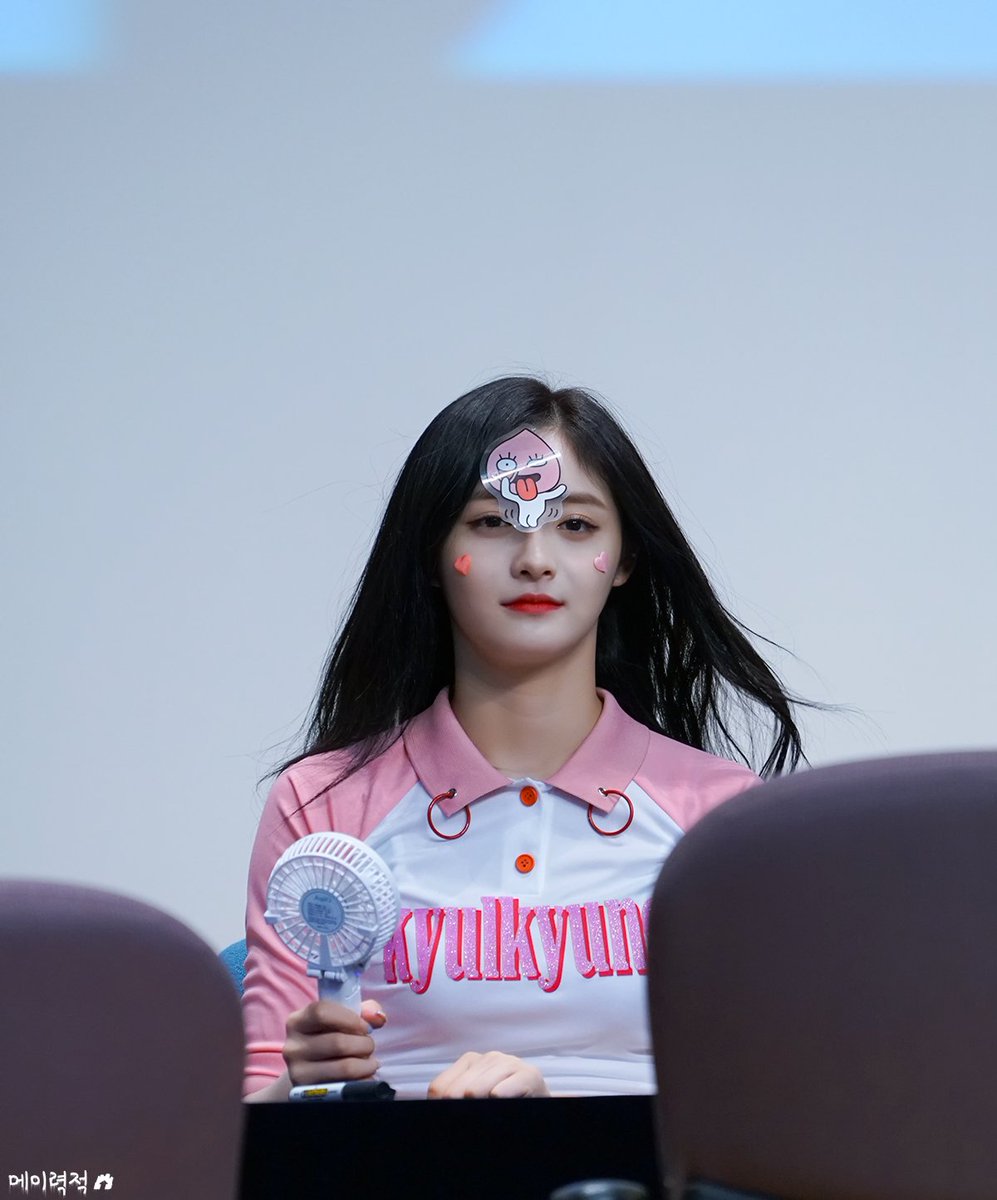 jieqiongpics's tweet photo. look at this silly bub https://t.co/OaNnBJZckl