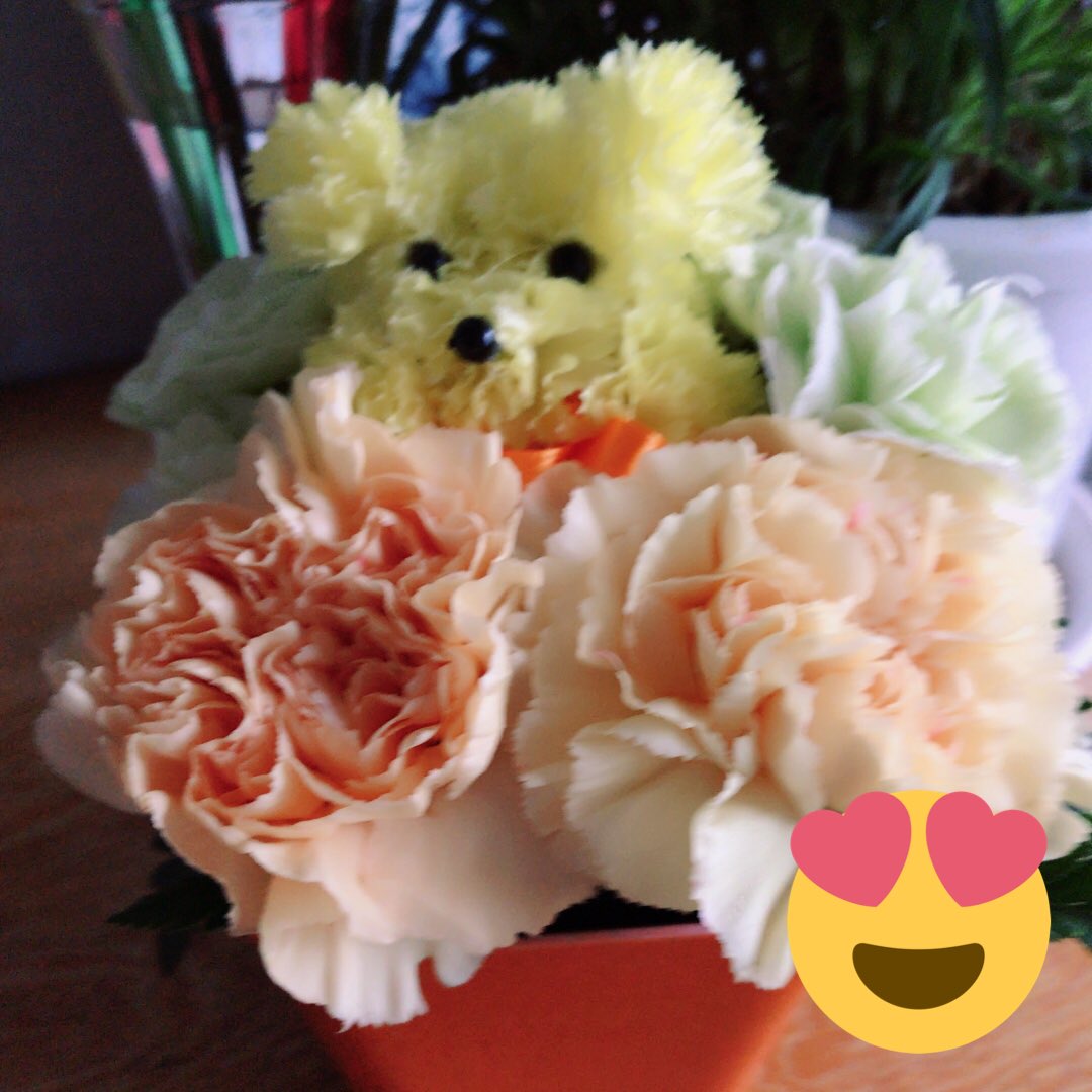 shinoutappe's tweet photo. 母の日って😄部活や勉強で忙しい中 、家の手伝いして貰えてるから毎日が母の日って位 プレゼント貰えてるのに🎵クロックスまで用意して貰えてたなんて✨感激
ありがとう🙌 https://t.co/qwBTkqSbSb