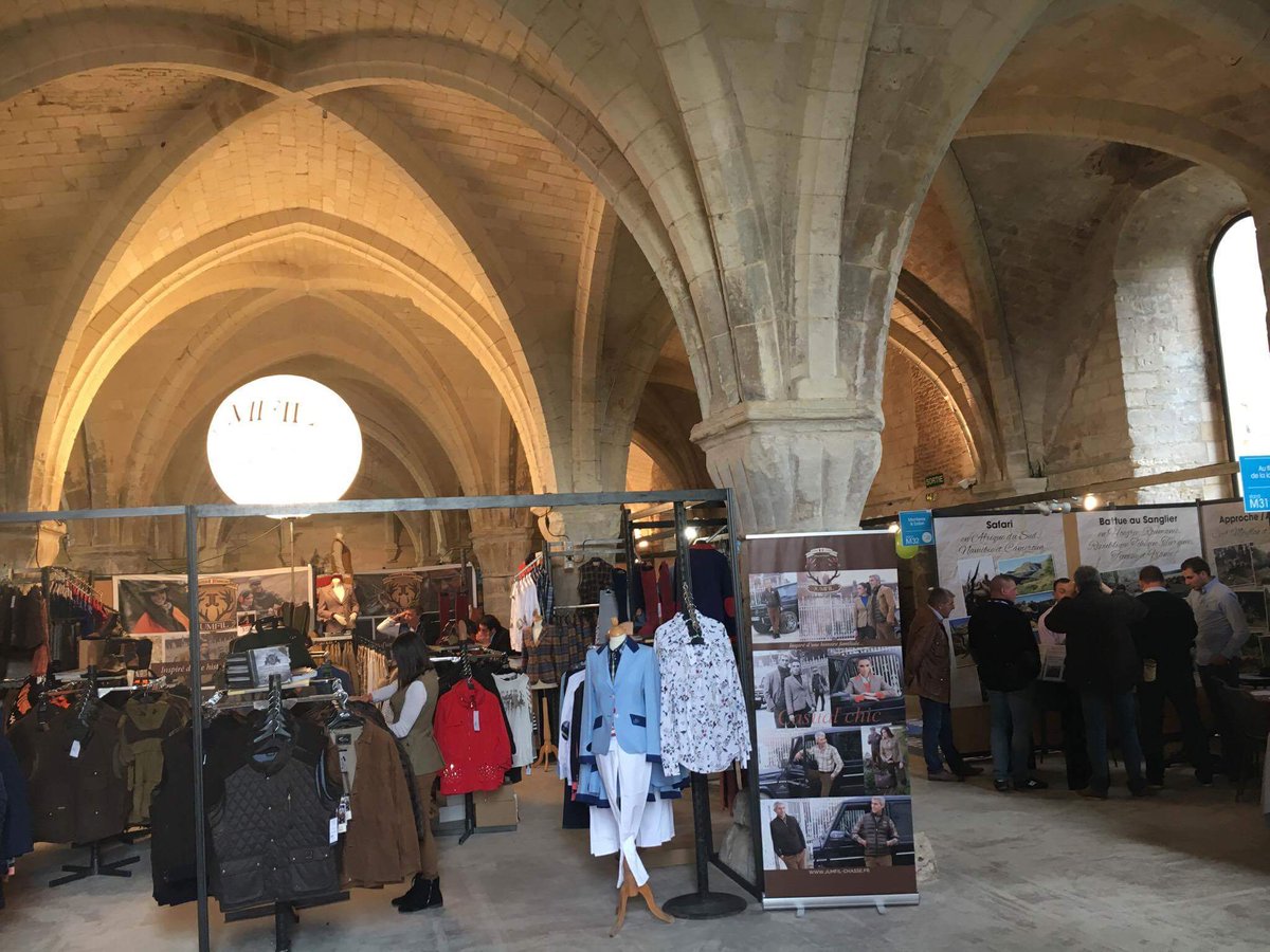 FNihous's tweet photo. Au salon Nord de la chasse à #Vaucelles Vive la chasse + les traditions rurales et populaires👉croyant et pratiquant ! Défendre et promouvoir https://t.co/uXJPFf7rkO