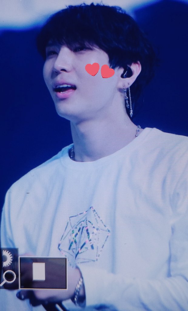 emotionalATM's tweet photo. 170514 백일몽 프리뷰 #빅스 #VIXX #도원경 #桃源境 #LEO #택운 @JUNGTW_LEO ♡ 이거 보려고 내가 허리 꺾이면서 스탠딩을 갔다지 https://t.co/6Jv9LQMOZT