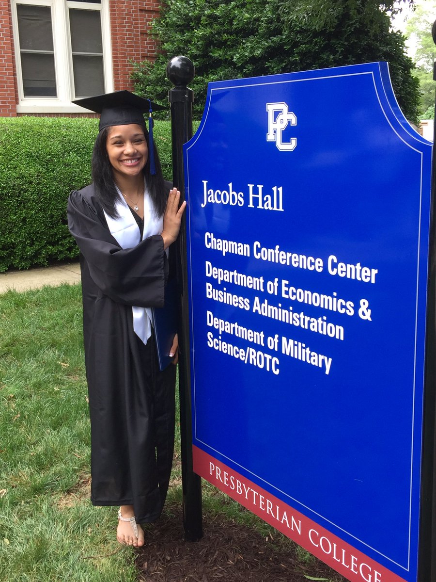 CoachAKelly's tweet photo. Aianna school of Business Graduate 2017 https://t.co/LkmC8Pp7d8