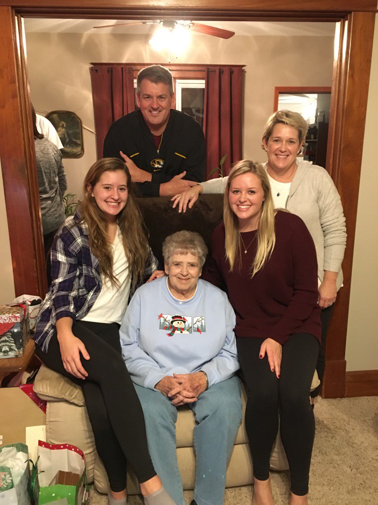 greglogs's tweet photo. Happy Mother's Day to these 2 great moms. Family is everything to them. thank u and love u for ur sacrifices #logfam https://t.co/J7NrtjbDTX