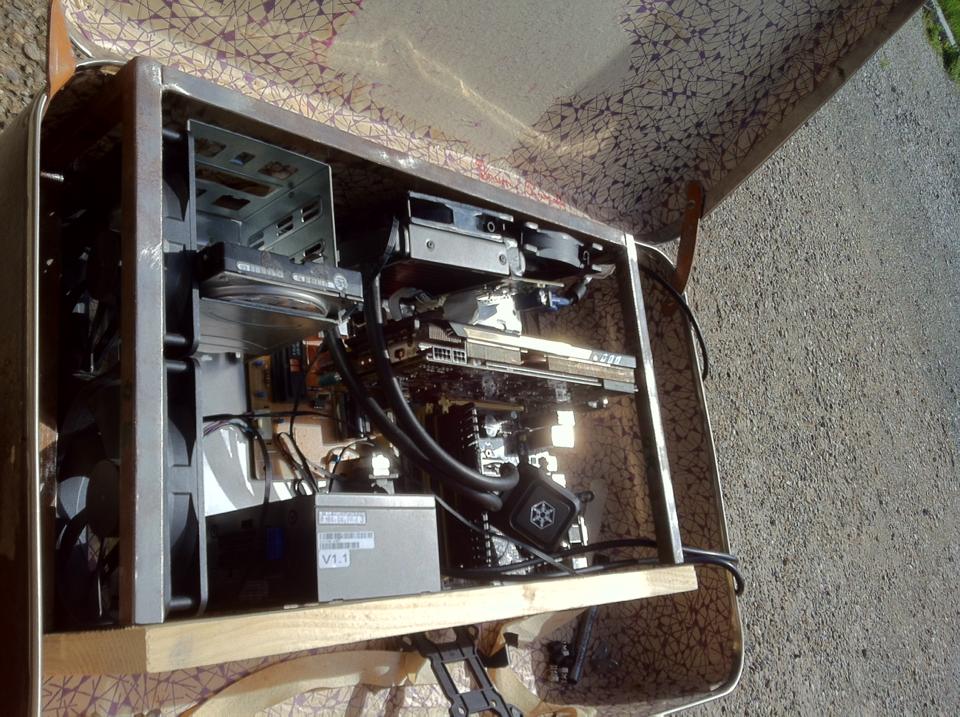 AM_Modding's tweet photo. Premier test de mise en place du hardawre https://t.co/yCFL44pbTe