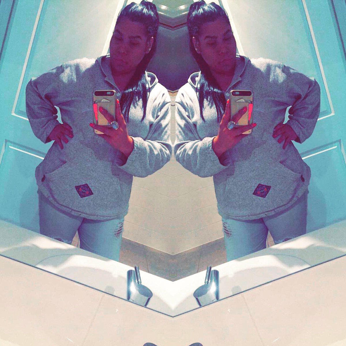 PrettyPatten's tweet image. 