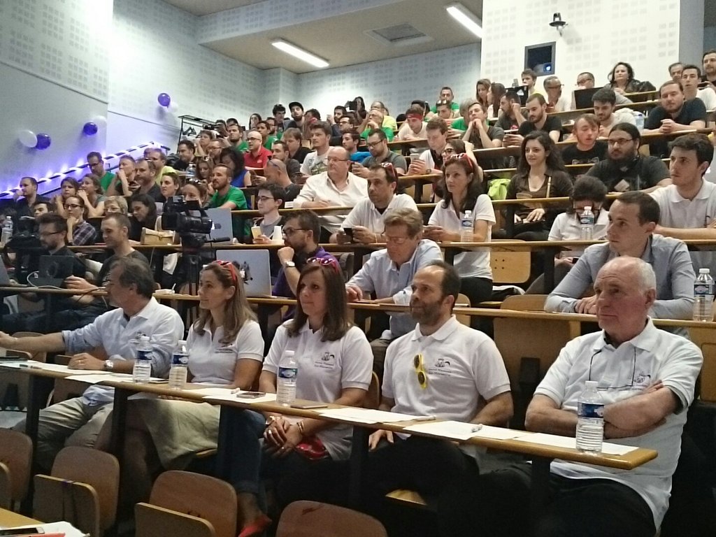 swAixMarseille's tweet photo. #swam l'amphi est plein ! C'est l'heure des restitution ! Go !!! https://t.co/eWS1ehVsPT