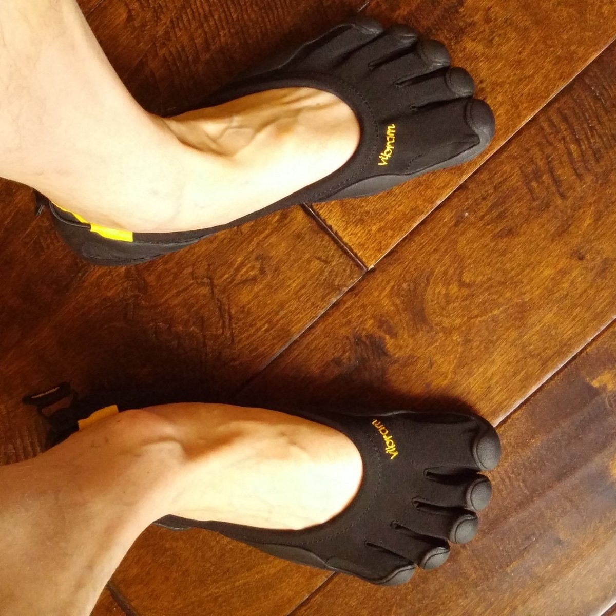 Rocking my new Vibram workout shoes.  Great feeling!
