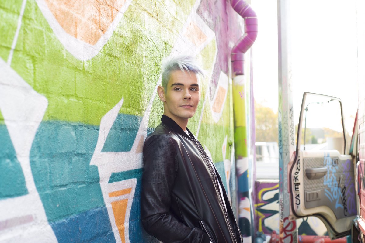 ONIQmusic's tweet photo. Looking forward to the future slay. ✅ #graffiti #graffitiart #nextgen #oniq #slay #music #ep #ableton #blackjacket #nikond600 #fitzroy https://t.co/Sds6eegmqE