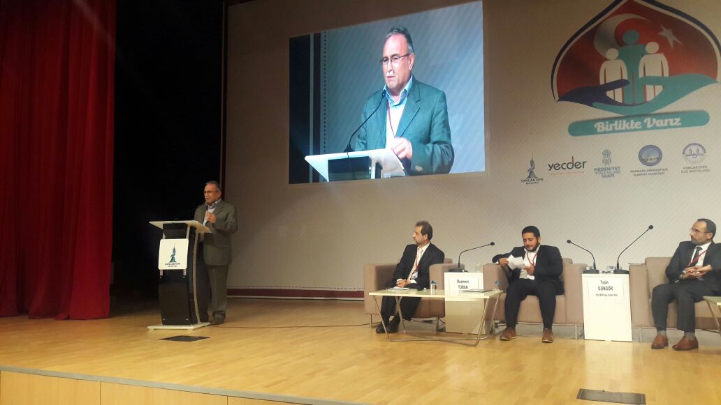 IğdırÜni.İlahiyat F.Ögr,Ü Sn. Yrd. Doç. Dr. Zeki TAN, "Farklılıkları Bir Arada Yaşatmada Caminin Önemi ve Fonksiyonu" adlı tebliğini sunuyor