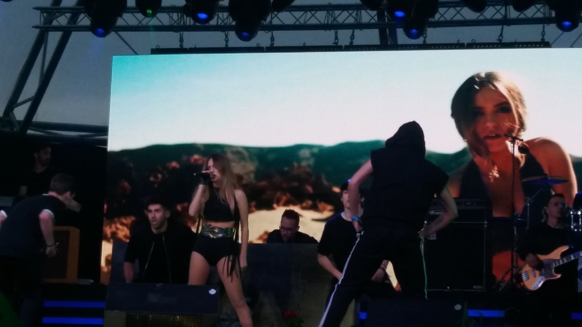 _CfAnaMenaSpain's tweet photo. Eres increíble preciosa 😍 lo hiciste genial @AnaMenaMusic Estoy deseando verte en el Coca Cola Music Experience 😄❤ https://t.co/wr4GH7wgLV