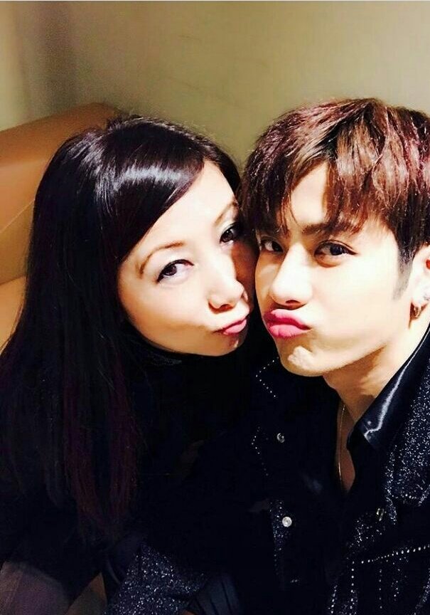 EehgNlanUbnoIvW's tweet photo. สองแม่ลูกสุดน่ารัก  #JacksonWang #Jackson  #GOT7   #SoCute  #love https://t.co/Xz4wY0mLFJ
