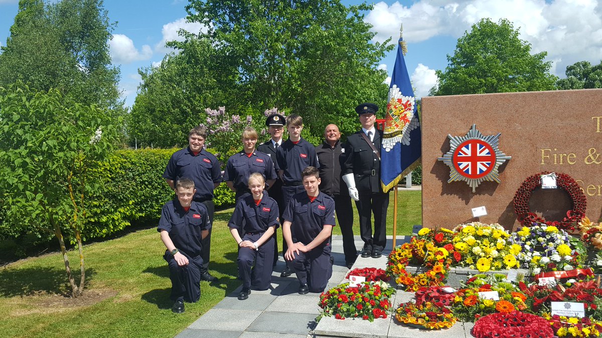 samatti0410's tweet photo. What an emotional and honourable day .thank you ..@GlosFireChief @CFCadets  @Glosfire @AndrewHermisto3 https://t.co/WfRxSItTbQ