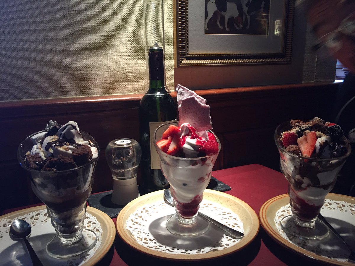 JoStew1811's tweet photo. When you order both sundaes and a combo of both at @champanyinn 👌🏼😍 https://t.co/q0aLjPJ9E5