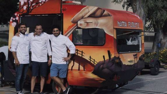 .<a href="/KoldoRoyo/">@chefkoldo</a> le dio la idea en <a href="/GastroMkg/">Gastro Marketing</a> Hoy <a href="/MataRui/">rui junior</a> tiene su foodtruck de sushi... sólo hay que salir a buscarla malagaenlamesa.com/noticias/20170…