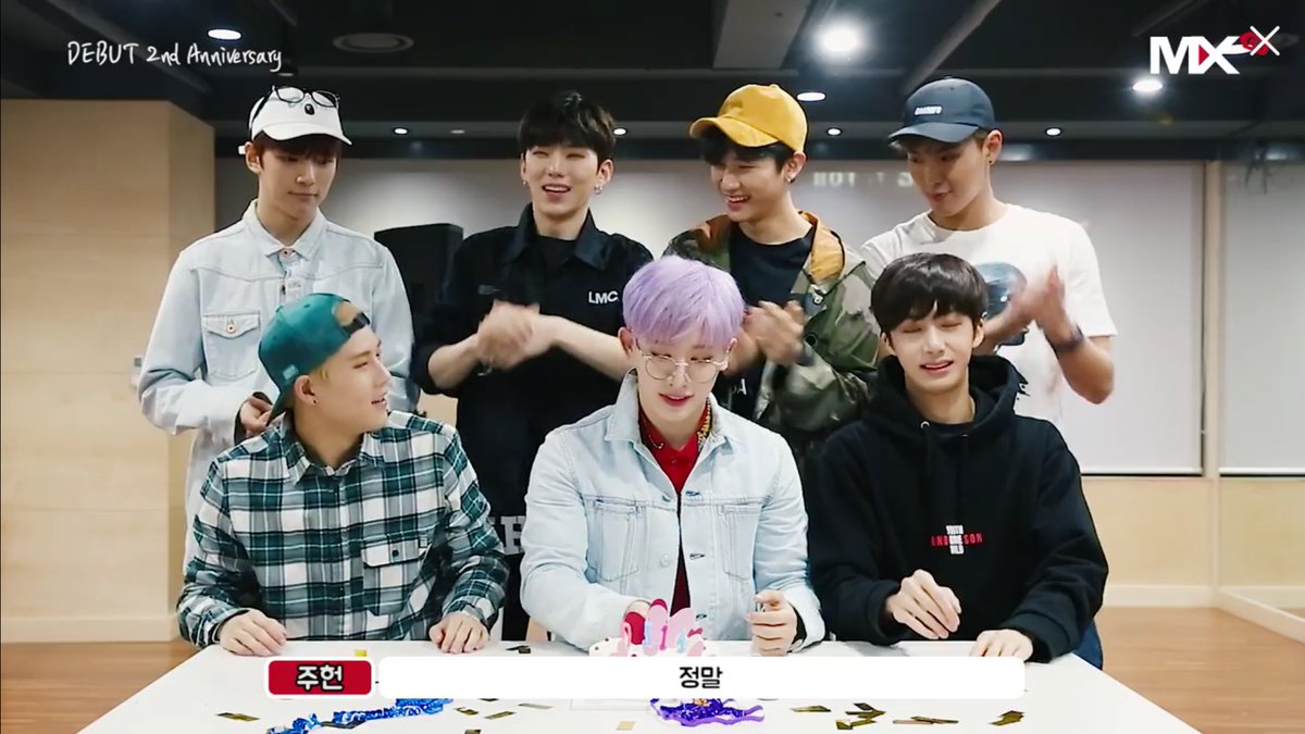 telepathymood's tweet photo. El radio especial, el lightstick, el especial del segundo aniversario, ES EL MEJOR DÍA DE LA VIDA PARA MONBEBE, GRACIAS
#2yearWithMonstaX https://t.co/FA0xIUTzim