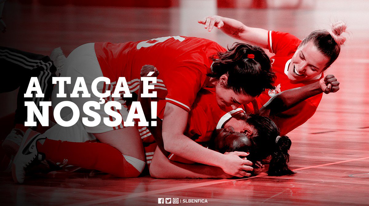 SLBenfica's tweet photo. #FutsalBenfica | Parabéns, meninas! O SL Benfica vence novamente a Taça de Portugal! #UmaCamisolaVáriasEmoções https://t.co/2rmYOMS2E9