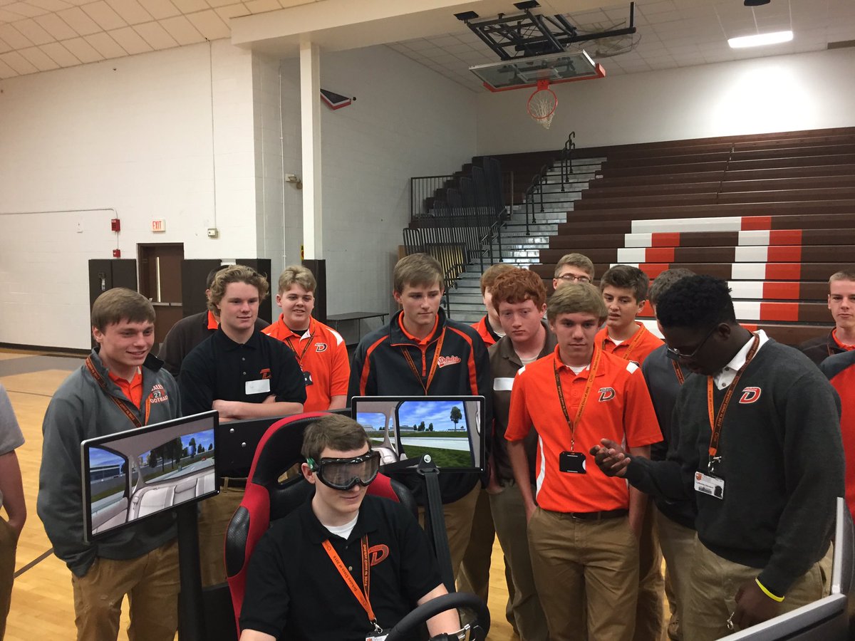 DriveSafeKy's tweet photo. We're changing driving attitudes and habits one school at a time. Another great day at DeSales HS in Jefferson Co. #desaleshighschool https://t.co/oulgIDBoDt