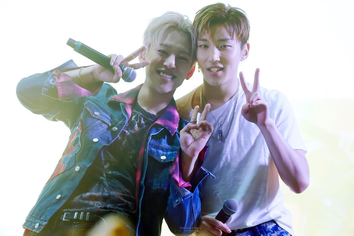 Vocal_Visual's tweet photo. #BAPinBudapest #BAP_2017WORLDTOUR HD:https://t.co/o5kaZ54fB9  https://t.co/6z56lJ9pkA  #대현 #종업 @BAP_Daehyun @BAP_Jongup 😊 https://t.co/8rn9rZ3gcU