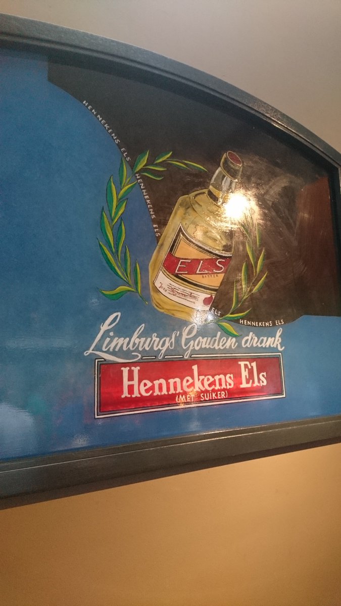 Niet alleen politiek, maar ook folklore. Vandaag waren we op bezoek bij het Elsmuseum in Beek.