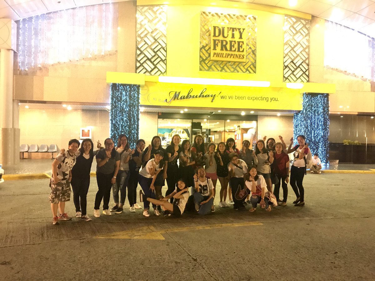 SMU_OFC's tweet photo. SMU fam at #DutyFreeMaineEvent 💛 Congrats @mainedcm , you did great today! Rest ka na! We love you! 💋 https://t.co/UQN7YRldVo