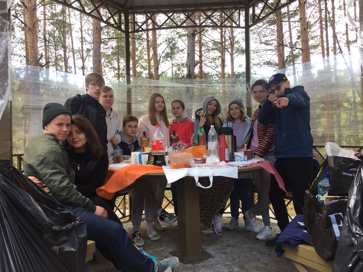ALLXsandra's tweet photo. Бест дей виз бест груп https://t.co/wWg6ODhvBp