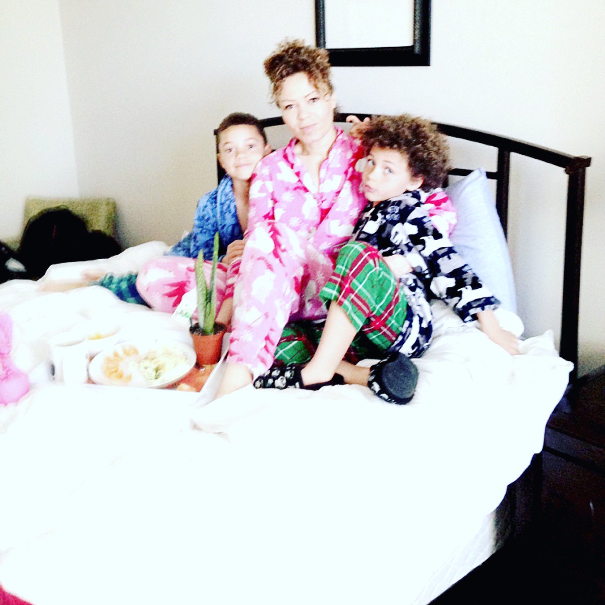 WeeUrban's tweet photo. Epic breakfast in bed with these two- my brightest and biggest lights in my life! #breakfastinbed, #MothersDay2017 https://t.co/9YEKrKmLuJ