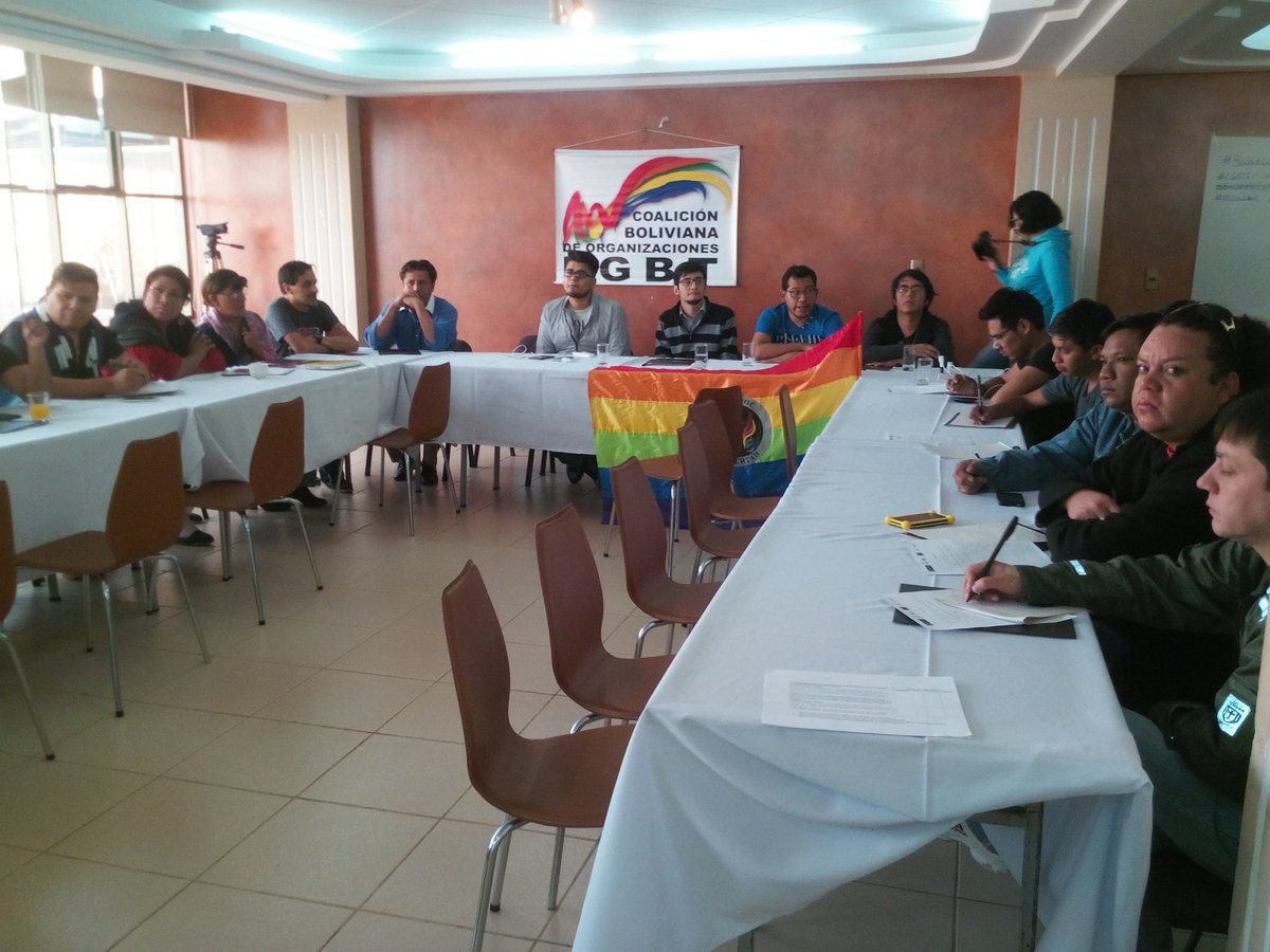 luisito_ayllon's tweet photo. 2da jornada ENCUENTRO NACIONAL. #Coalibol #BoliviaLGBTI #LGBTI #IIIEncuentroCoalibol https://t.co/wMH9GFrK8o