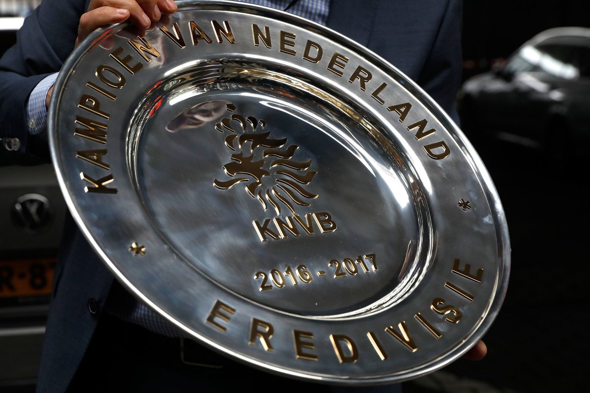 NOSsport's tweet photo. Feyenoord is kampioen! Kijk mee naar de huldiging in De Kuip: https://t.co/MEP35ey4dp https://t.co/kfT0eCHkZB