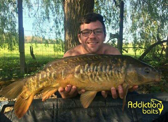 AddictionBaits's tweet photo. 💥🎣CATCH REPORT 💥🎣George Till &amp; Ryan Alex Edwards #Shatterfordlakes  10lb -21.5 lb koi at 11.4 lb
On #addict1, crushed pva filling and glug. https://t.co/OCfdOzpcXp