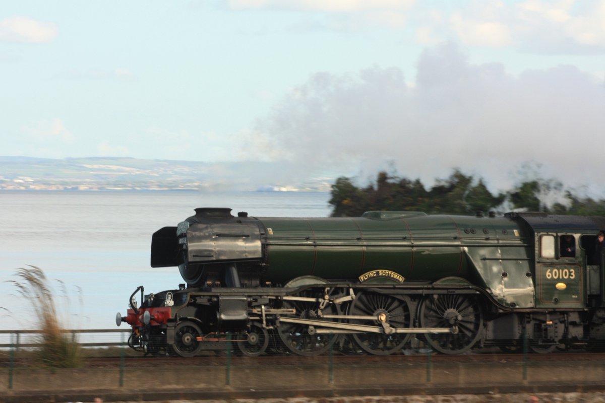 TimonFrancis's tweet photo. The Throngs were out today to witness #FlyingScotsman  @Rail @Scotrail @NetworkRailSCOT https://t.co/Km04AfRBRb