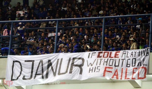 republikbobot0h's tweet photo. Djanur Akui Persib Tak Punya Striker Mumpuni, Kode? - https://t.co/dhpbZzOYqQ https://t.co/6sXomNn9sy https://t.co/GwQwEoKYvy