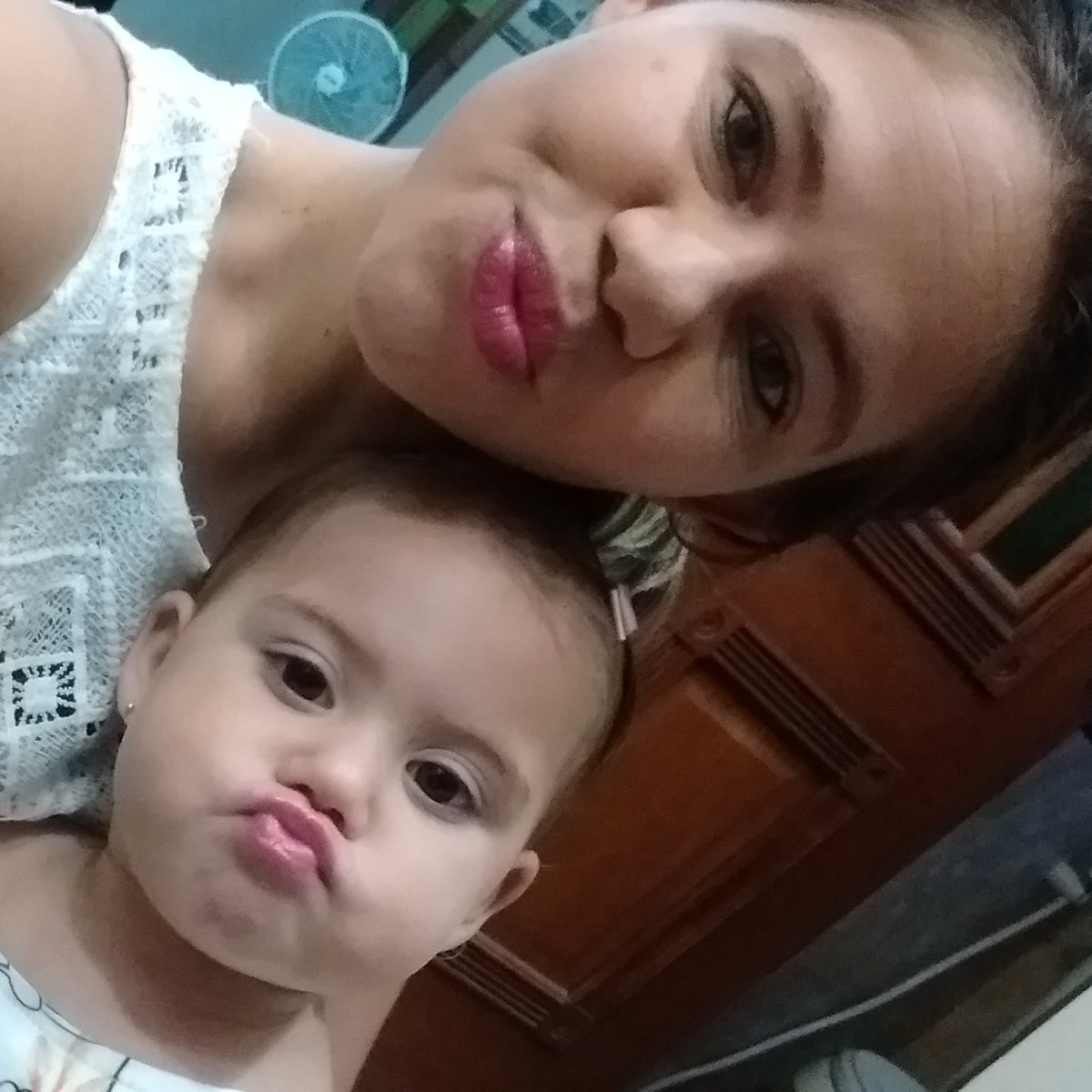 KnustMari's tweet photo. Feliz dia das mães p todas as mamães lindas 💕 https://t.co/DyzxTuwNLz