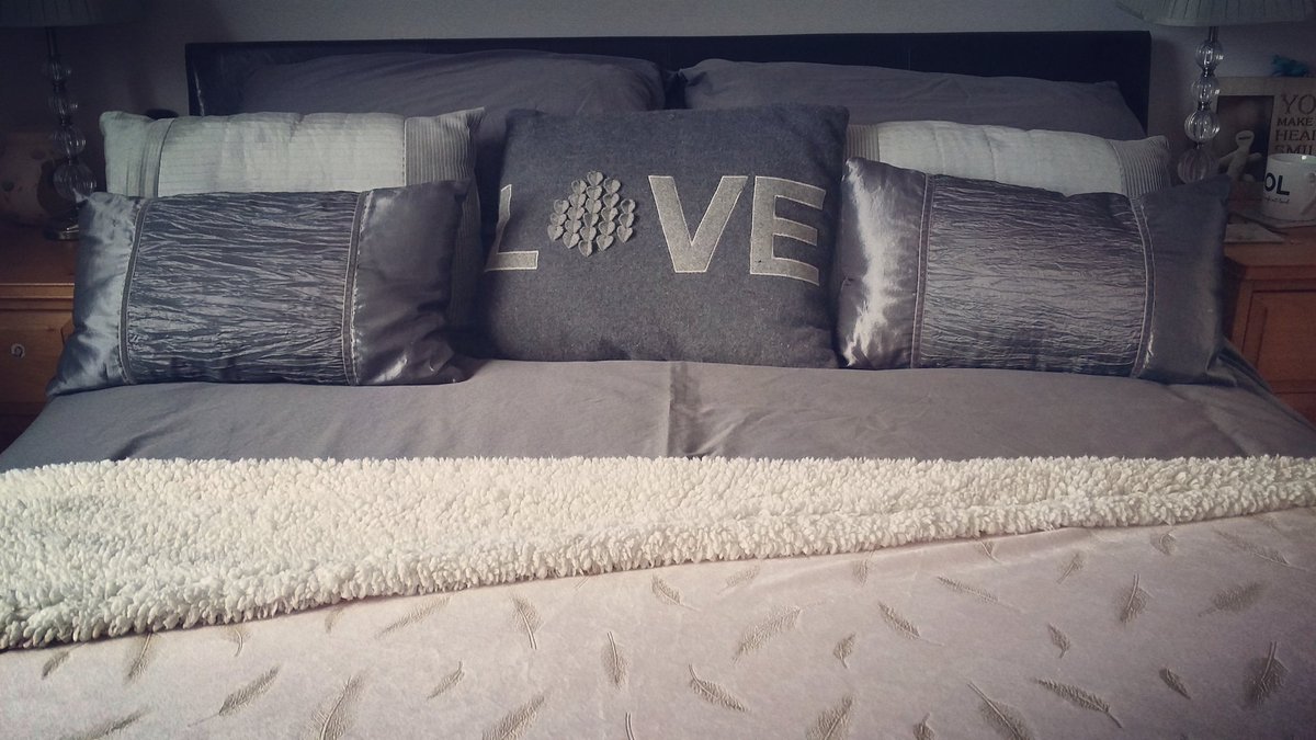 vixtrix's tweet image. #linedried #freshbedding #simplethings 😍🌞