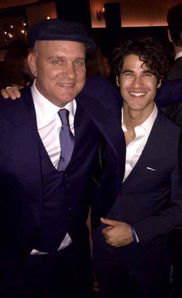 Encore félicitation à mon talentueux mari <a href="/KurtHummel_HD/">Kurt Anderson-Hummel</a> pour l'ouverture de sa boutique Eli ! Papa Hummel est fier de Lui aussi !! ❤️❤️