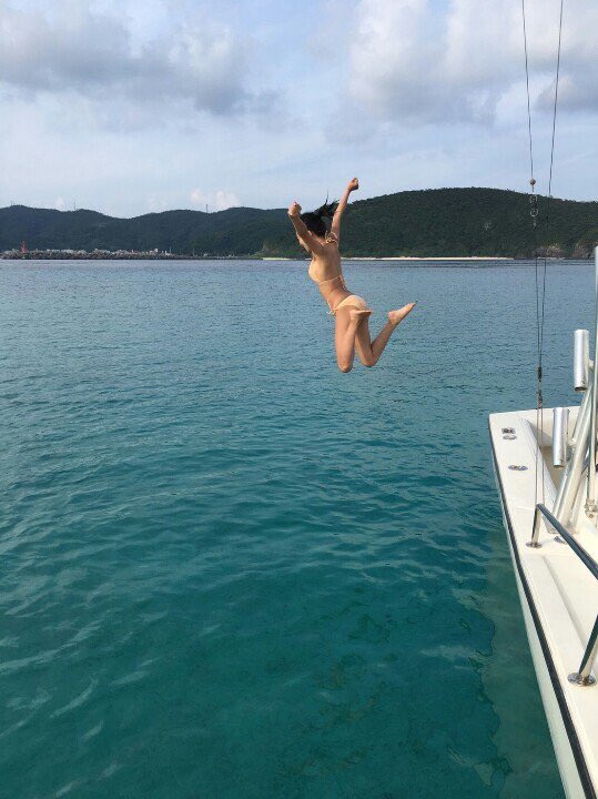 小島瑠璃子が過去の写真にコメント 裸に見える 水着姿が再び話題 ライブドアニュース