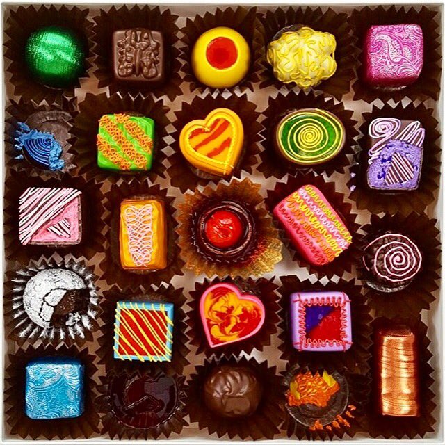 UNIXGallery's tweet image. #mothersday &amp;amp; no gift!? We got u: &quot;Artist Variety&quot; by #PeterAnton 
36 x 36 x 5 in | 91 x 91 x 13 cm 2017
..Can&apos;t go wrong w chocolate &amp;amp; art!