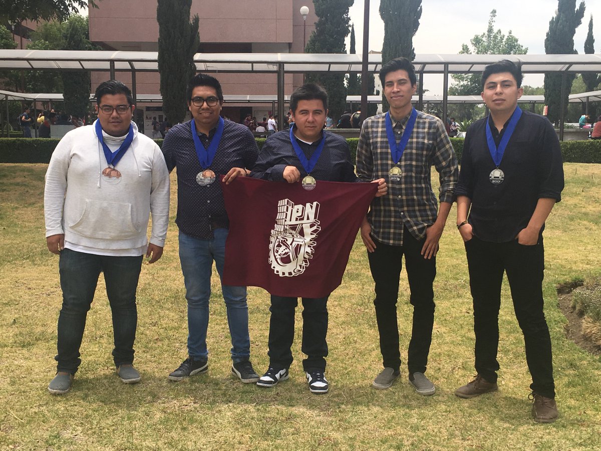 IPN_MX's tweet image. #OrgulloIPN Estudiantes de la #UPIITA consiguieron 10 medallas en #Robogames2017 en San Francisco, California. 🥇 #UPIITA  #Huélum!