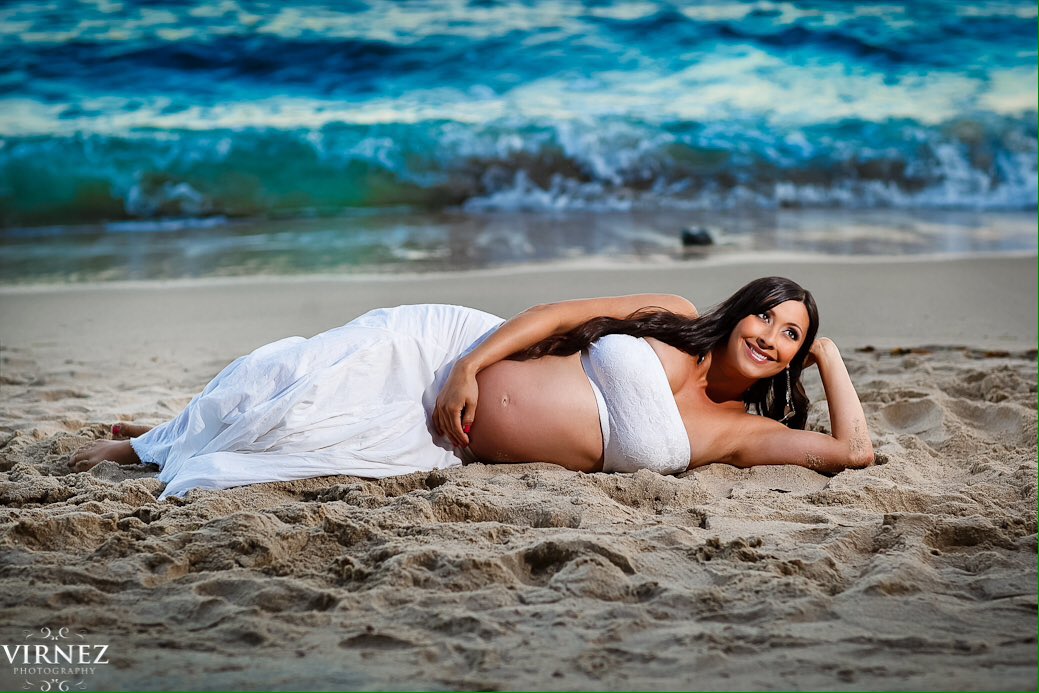 Inhalizar's tweet photo. Taking maternity pictures alone since my husband is in turkey on business. @ForlornDesire https://t.co/o47XxjzKf8