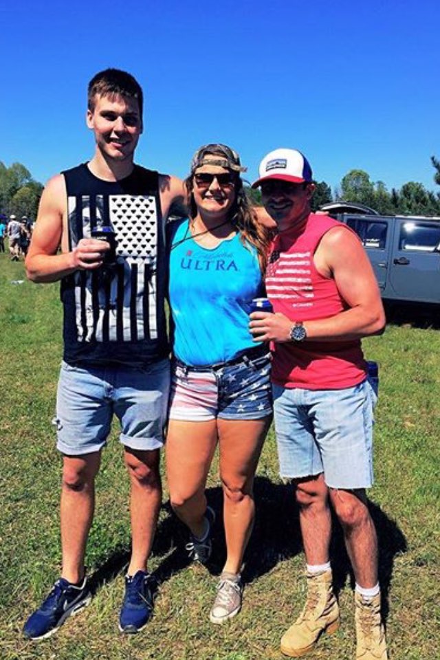 zacharymtaylor's tweet photo. Happy birthday to my A1 girl!!! 23 never looked so good @abr2016 https://t.co/9xD3CxvWzK