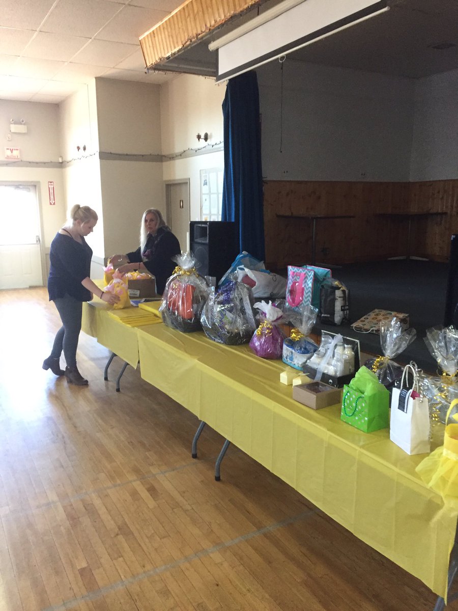 CoryKavanaghPMP's tweet photo. #sunshinesquad setting up for Mothers Day May event. Thanks to #KelligrewsLegion for hosting. What a great event!! https://t.co/GJkWo6EU7r