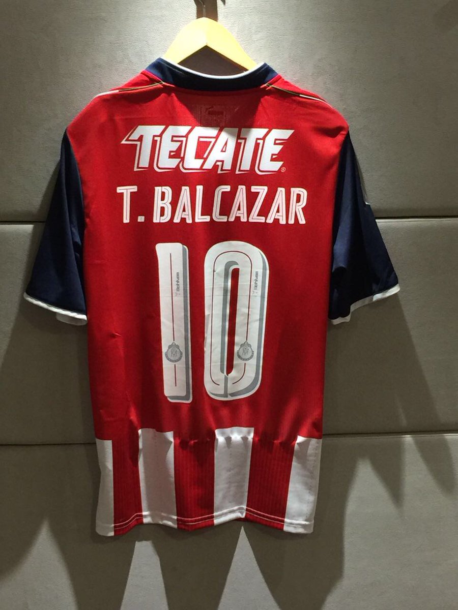 CH14_'s tweet photo. Vamos mis chivas #ADarLaVuelta !!! Les deseo toda la suerte y el éxito en el partido de hoy! Les dejo esta foto de un campeonísimo! Vamos!!! https://t.co/X9OniBrGz6
