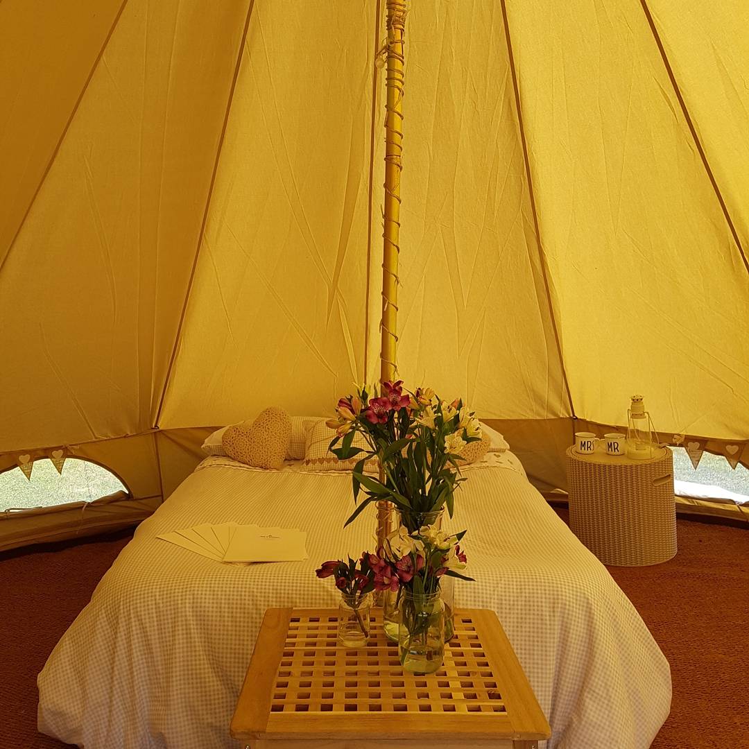 Bells_Breakfast's tweet image. We've had a fab day out in the sunshine at the @BARGroupUK tepees wedding fair! #belltents #tepeeweddings #weddingfair #yorkshire #weddings