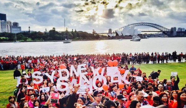 lufiz's tweet photo. "@Beritasatu: Video: Solidaritas untuk Ahok Digelar WNI di Taipei dan Sydney https://t.co/7ZrL1ex286 https://t.co/ohhU3kRfrN" WADAU MENDUNIA
