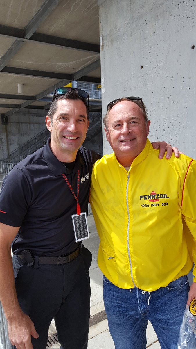 louislindseyjr's tweet photo. @ GP of Indy this weekend.   Ran into one of my fav drivers, Max Papis @maxpapis https://t.co/x4doajOJpj