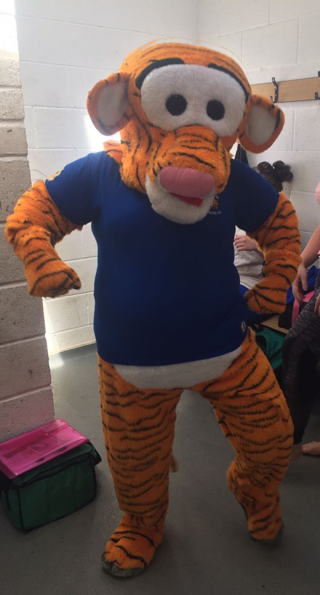 TavernLadies's tweet photo. The tavern tiger enjoyed todays fixture with a good crowd in attendance! #taveeerners https://t.co/0Pj24lQYQX