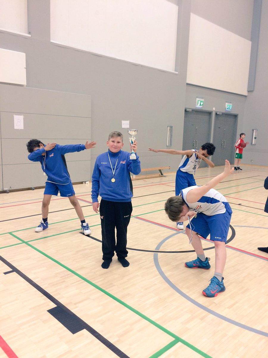 TainaKetola's tweet image. Viikonlopun kuva #ymca #tampere #p07 #dab #namikaturnaus Hopee ei oo häpee. Ja Suomen parhaat Namikojen mikropojat 2017 🏀🏆