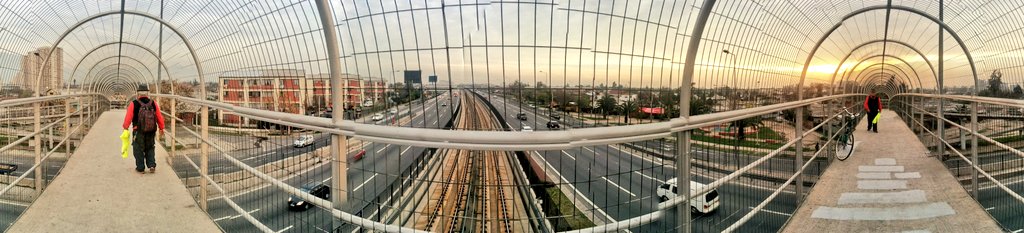 Las autopistas urbanas acercan a los que están lejos, y alejan a los que están cerca. Son un juego de suma cero