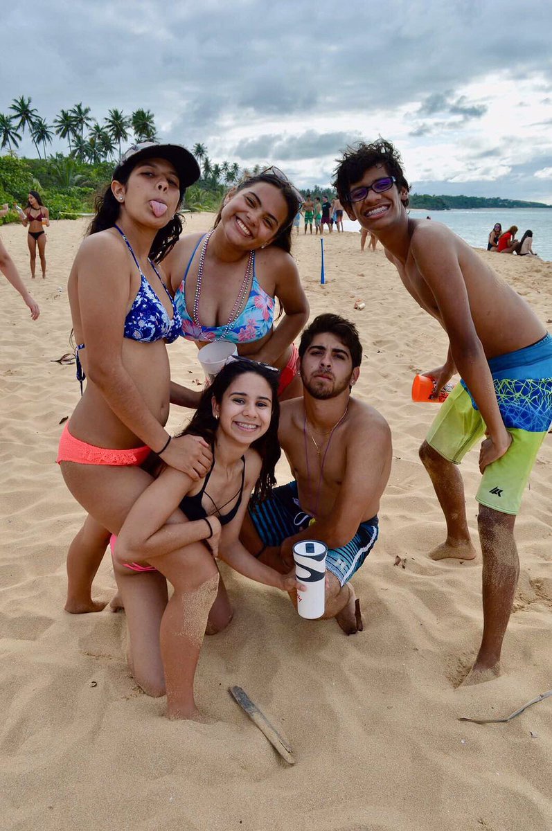 GabrielaAmariss's tweet image. Fuga '17 😜🍻💥 #ItsFinallyOver