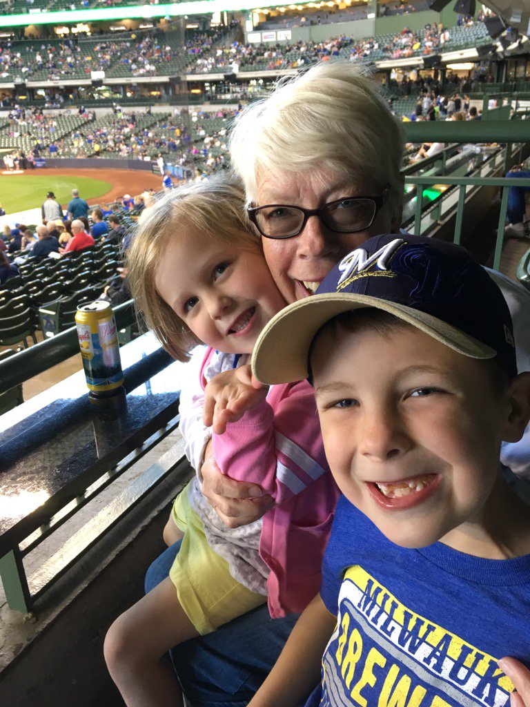 sarahemeyer1's tweet photo. #thisismycrew https://t.co/y5p19eSiti