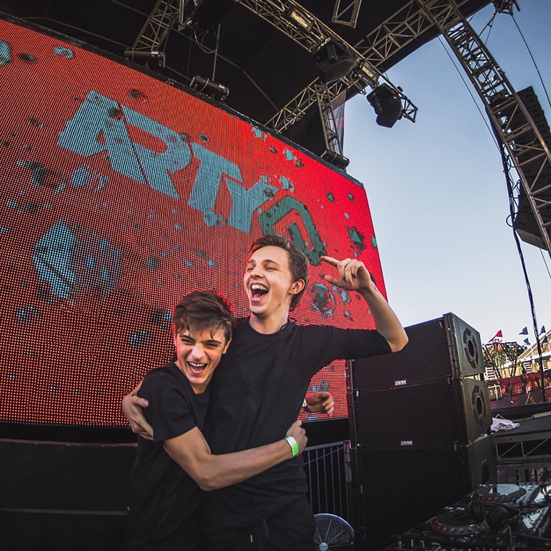 Happy 21st @martingarrix!! Love you brother! https://t.co/zpAlQaudtr